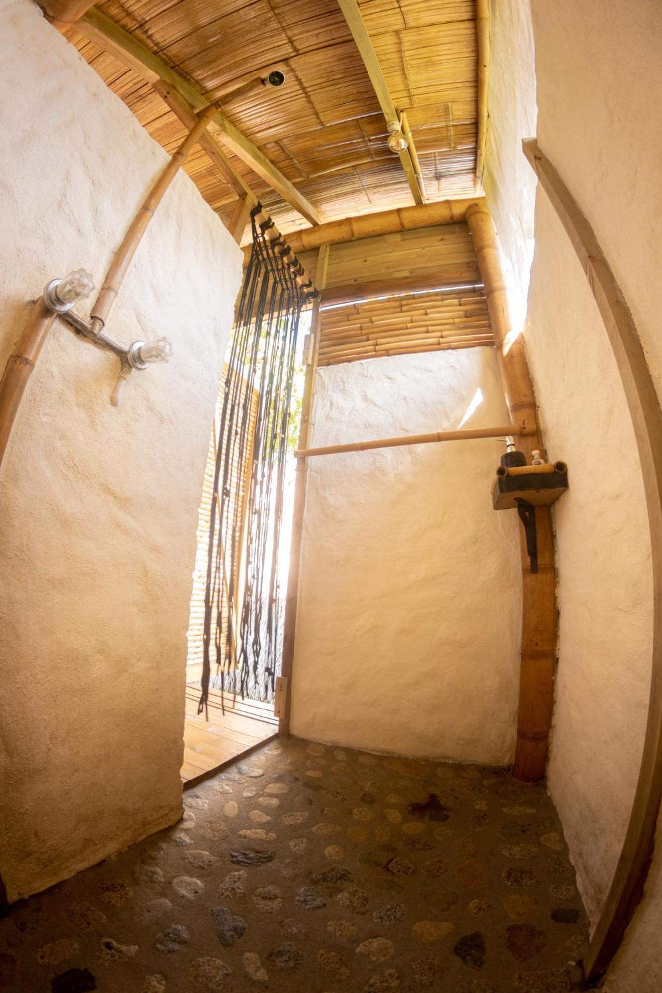 La Perla Negra - Black Pearl Eco Hostel سان رافائيل المظهر الخارجي الصورة