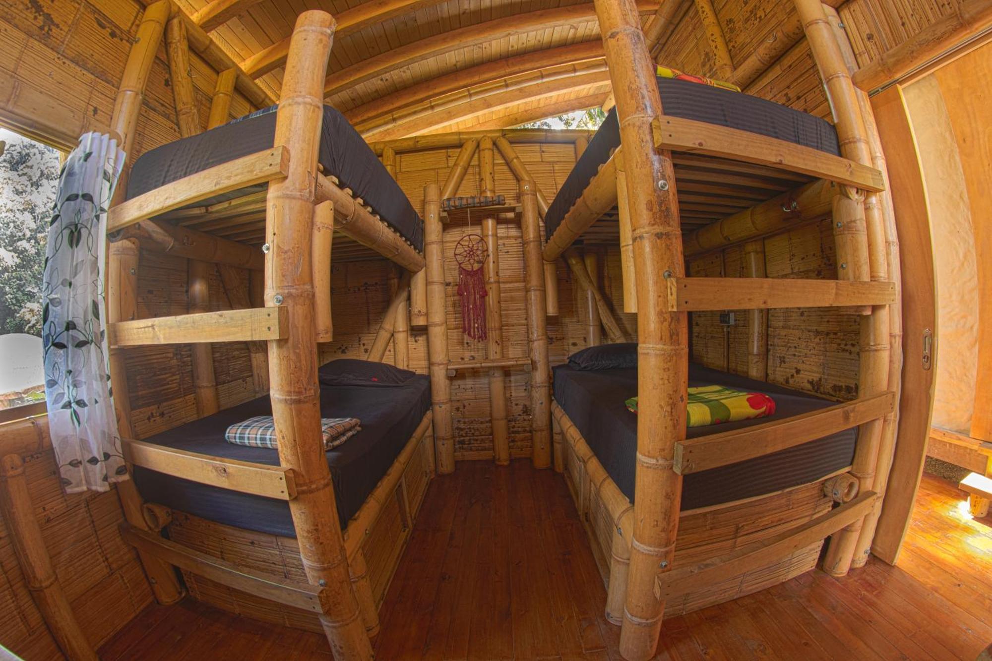 La Perla Negra - Black Pearl Eco Hostel سان رافائيل المظهر الخارجي الصورة