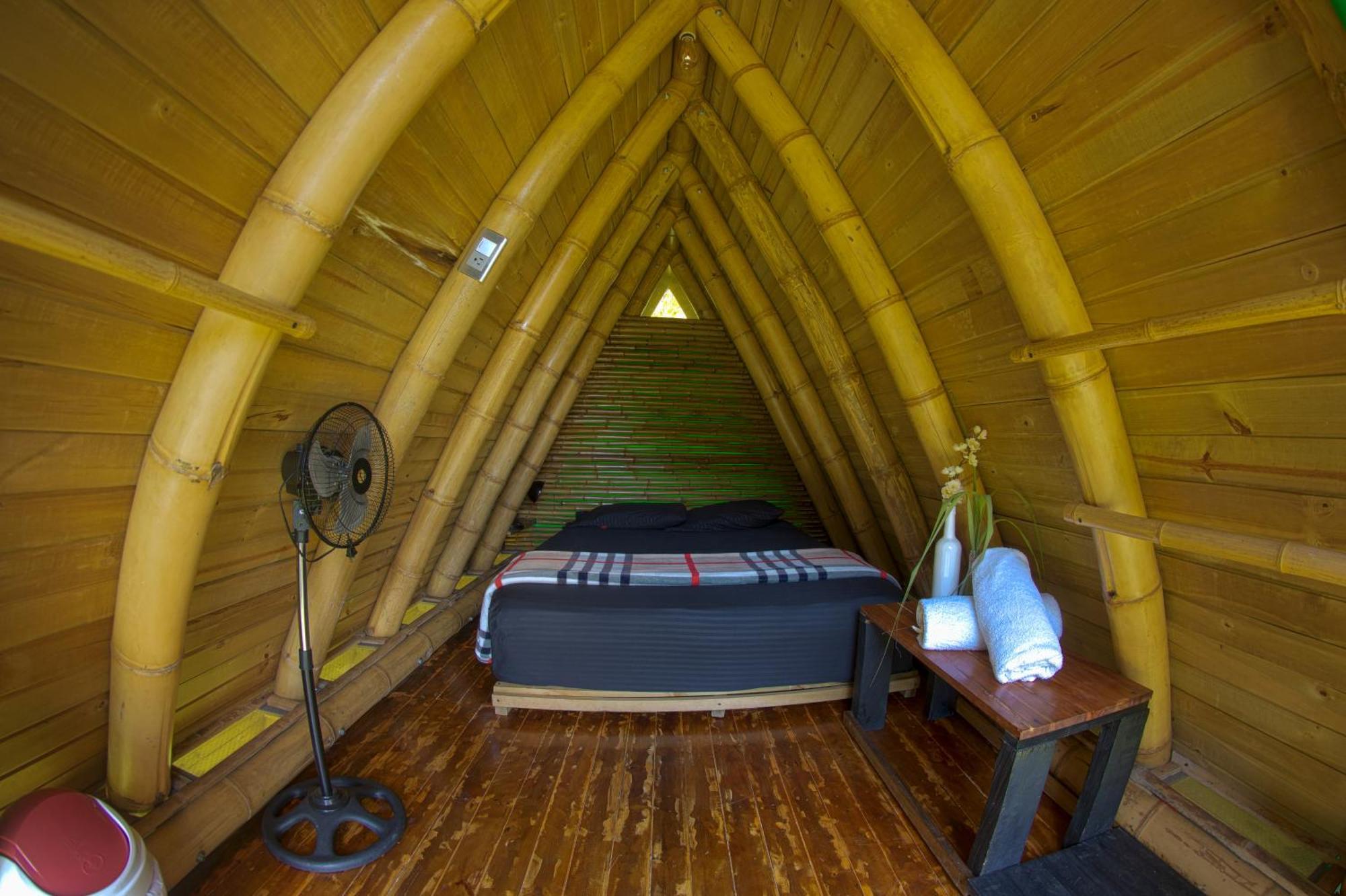 La Perla Negra - Black Pearl Eco Hostel سان رافائيل المظهر الخارجي الصورة
