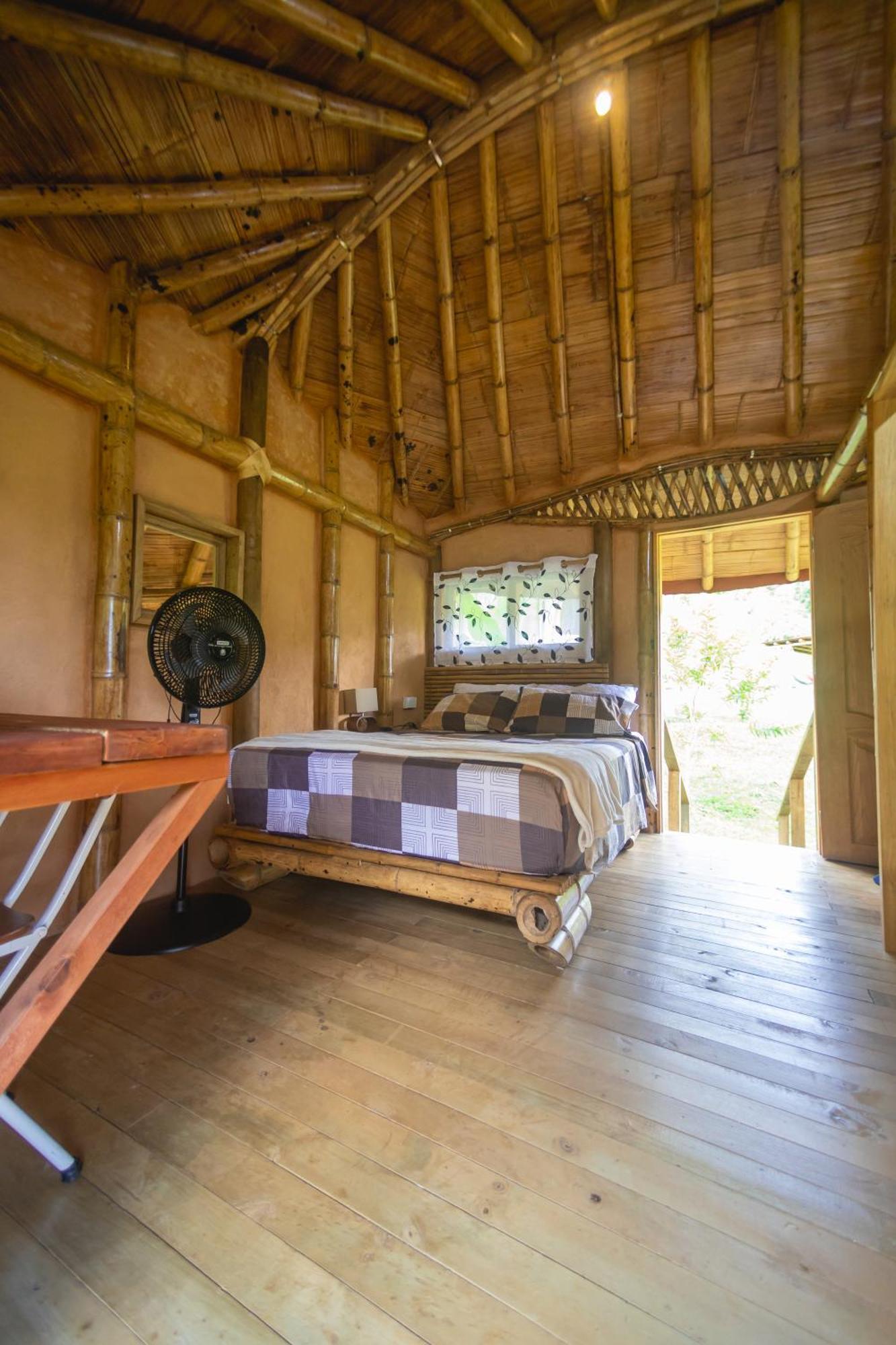 La Perla Negra - Black Pearl Eco Hostel سان رافائيل المظهر الخارجي الصورة