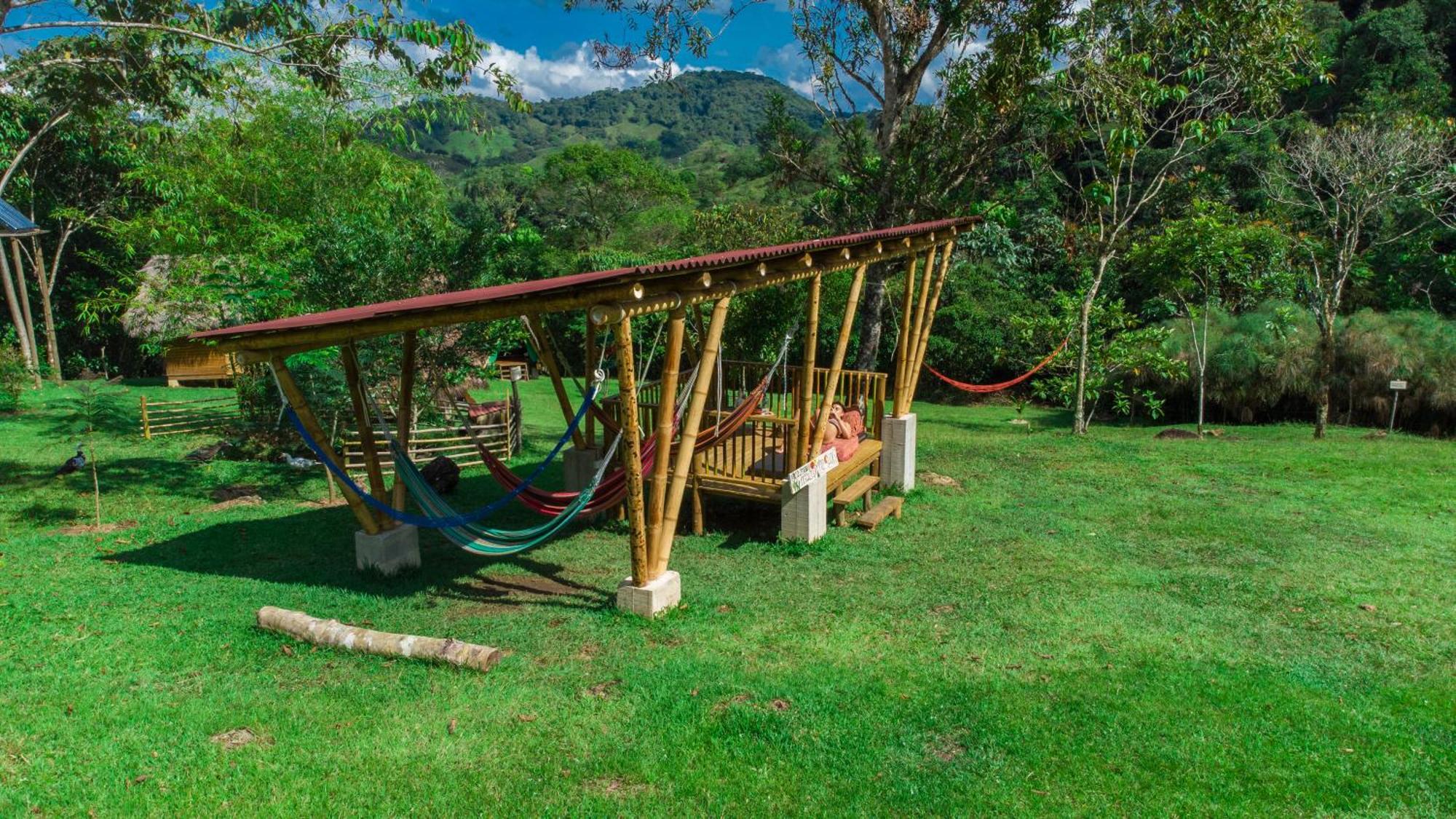 La Perla Negra - Black Pearl Eco Hostel سان رافائيل المظهر الخارجي الصورة